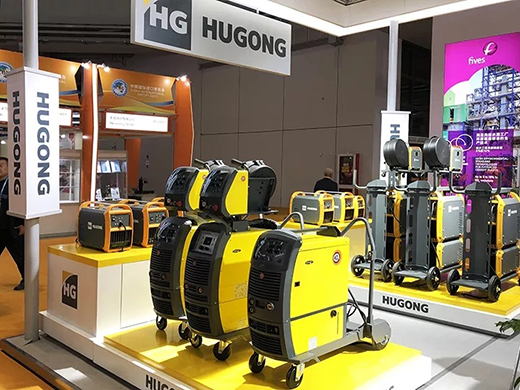 进博会首日壹号娱乐意大利CEA展位展品壹号娱乐CEA数字化焊机